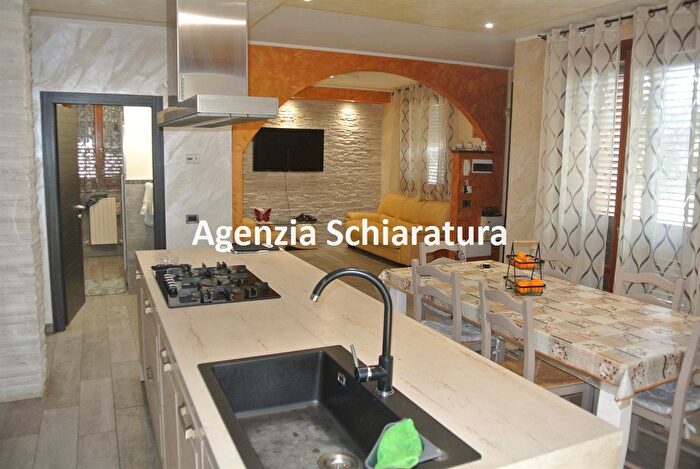 Appartamento con 10 locali in vendita in Montegridolfo