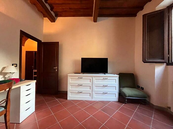 Appartamento trilocale in affitto in Viale Francesco Petrarca, Porta Romana, Firenze