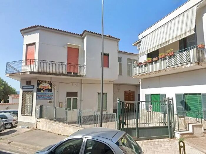 Casa con 5 locali in vendita in Via Ciro Menotti, Trecase