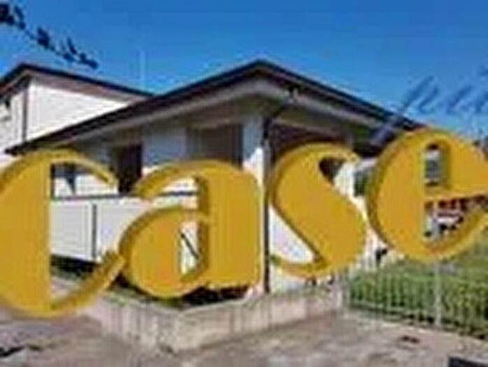 Casa con 7 locali in vendita in Camaiore