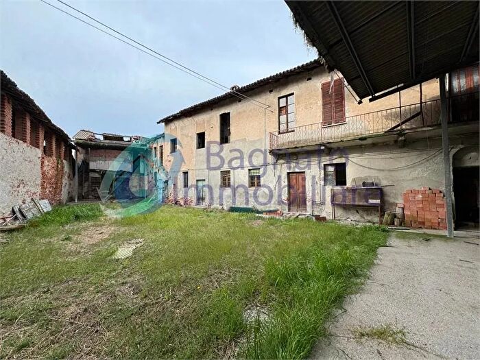 Casa con 7 locali in vendita in Sozzago