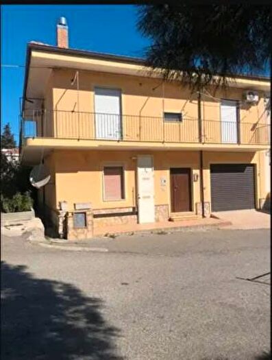 Casa bilocale in vendita in Via Ho CI Minh, Melissa