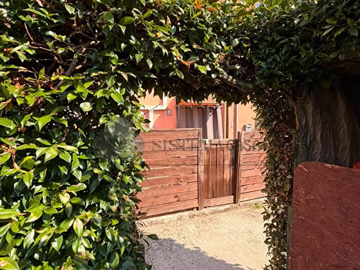 Casa trilocale in vendita in Follo