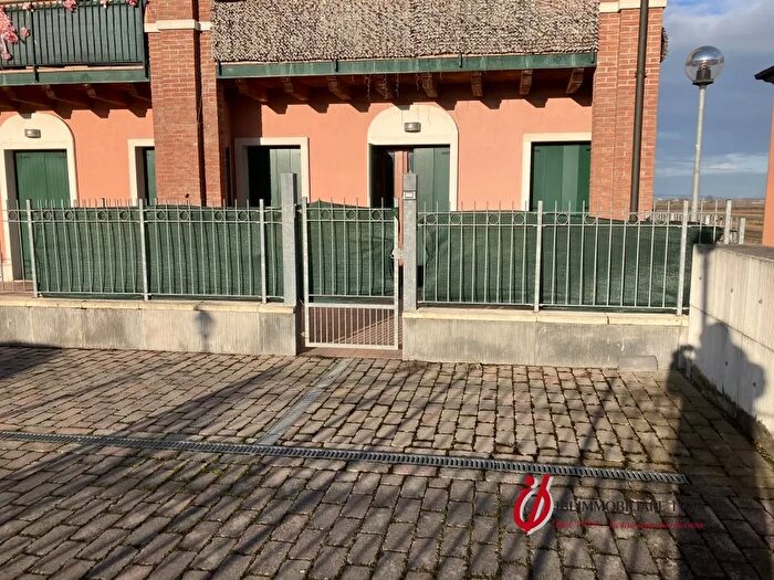 Appartamento bilocale in vendita in Via Spinetti, Oppeano