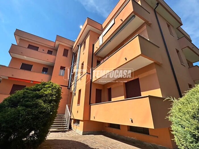 Appartamento trilocale in vendita in Via Giuseppe Mazzini, Arluno