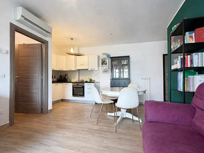 Appartamento bilocale in vendita in Via Guido Ascoli, Roma