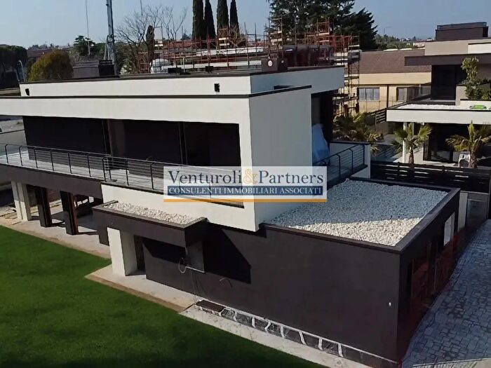 Casa trilocale in vendita in Via Palmiro Togliatti, Desenzano Del Garda