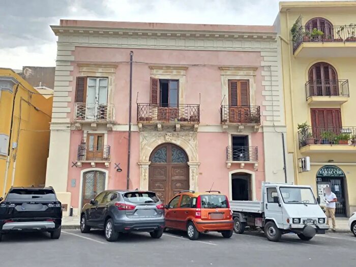 Appartamento in vendita in Lungomare Giuseppe Garibaldi, Milazzo