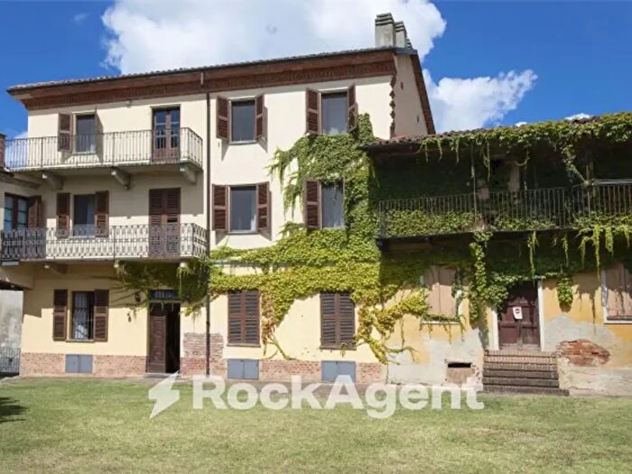 Casa con 6 locali in vendita in Calliano