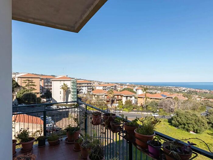 Appartamento trilocale in vendita in Tremestieri Etneo