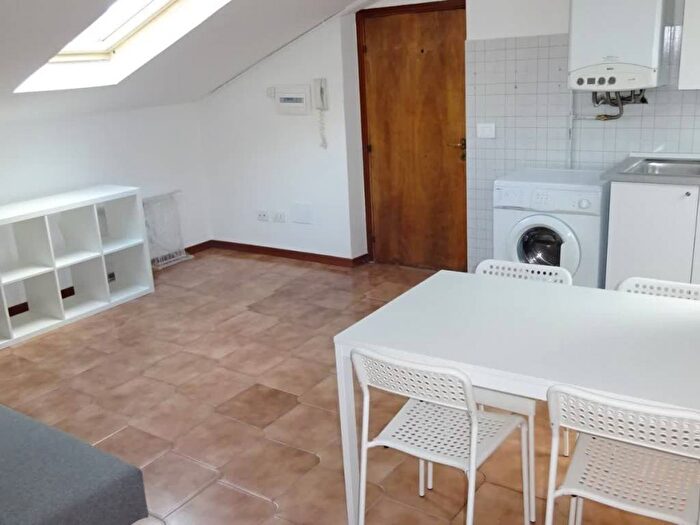 Appartamento trilocale in affitto in Via Roberto Cozzi, Bicocca, Milano