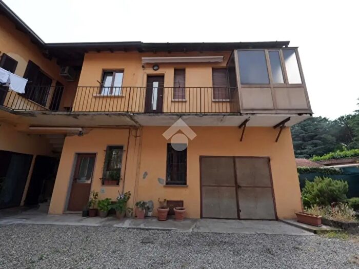 Appartamento trilocale in vendita in Via Vittorio Veneto, Sovico
