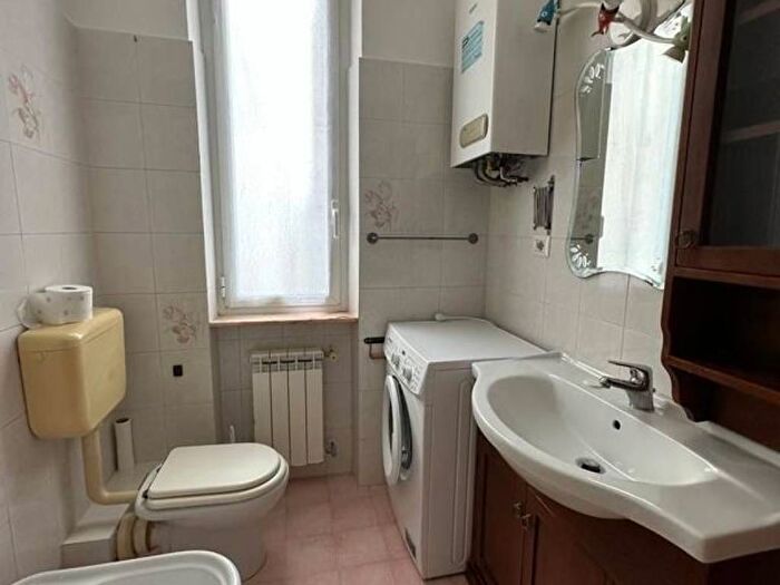 Appartamento trilocale in affitto in Via del Manzasco, San Fruttuoso, Genova