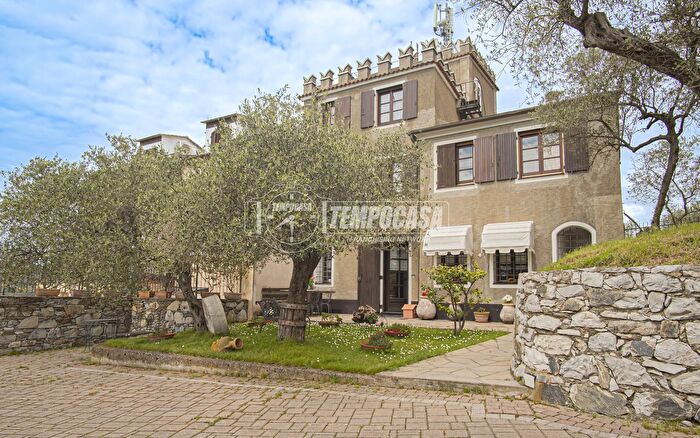 Appartamento quadrilocale in vendita in Via Privata San Rocco, Lavagna