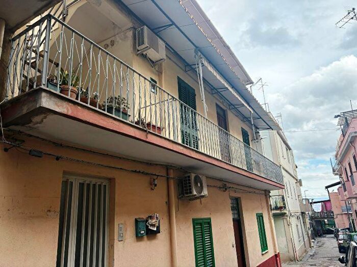 Appartamento trilocale in vendita in Via della Pace, Messina