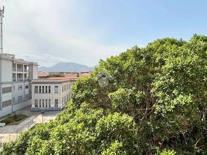 Appartamento bilocale in vendita in Via Giuseppe Maggiore Amari, Palermo