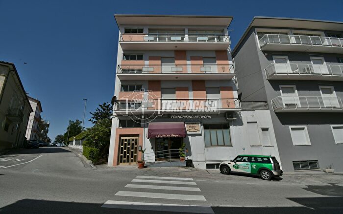 Appartamento con 10 locali in vendita in Monte Urano