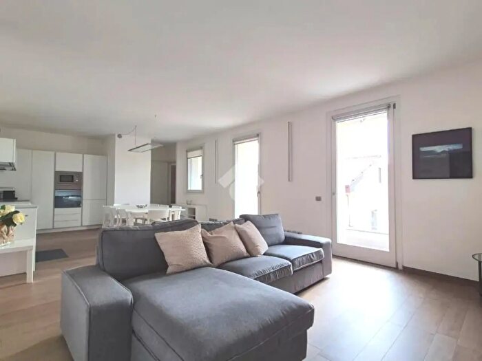 Appartamento quadrilocale in vendita in Via Giacomo Quarenghi, Bergamo