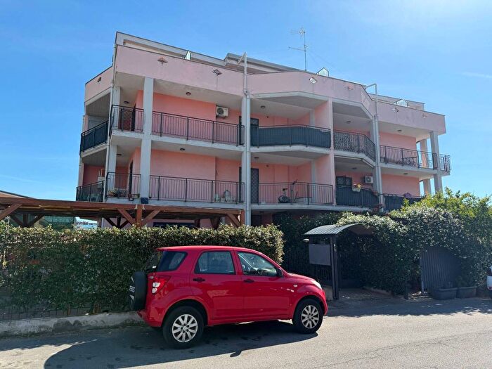 Appartamento trilocale in affitto in Via Vincenzo Alberti, Tor Vergata, Roma