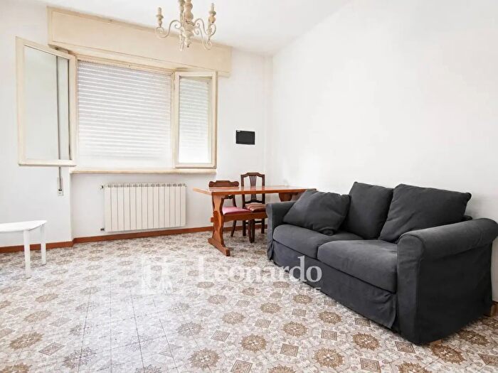 Appartamento con 5 locali in vendita in Via Rosmini, Viareggio