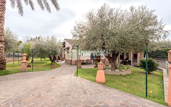 Casa con 6 locali in vendita in Via di Mezzo Inferiore, Trevignano Romano