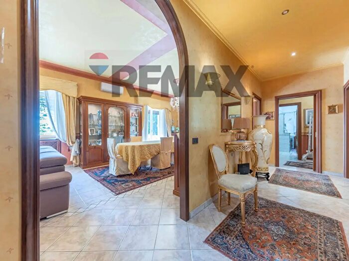 Appartamento trilocale in vendita in Via Stefano Pittaluga, Roma