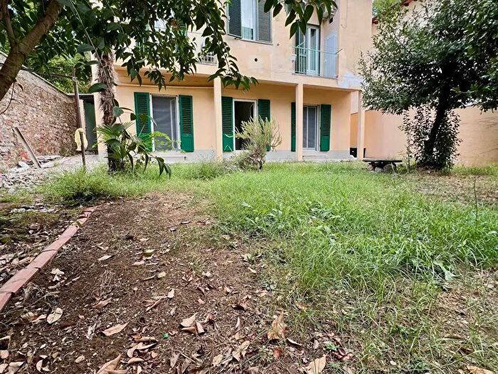 Appartamento con 5 locali in vendita in Firenze