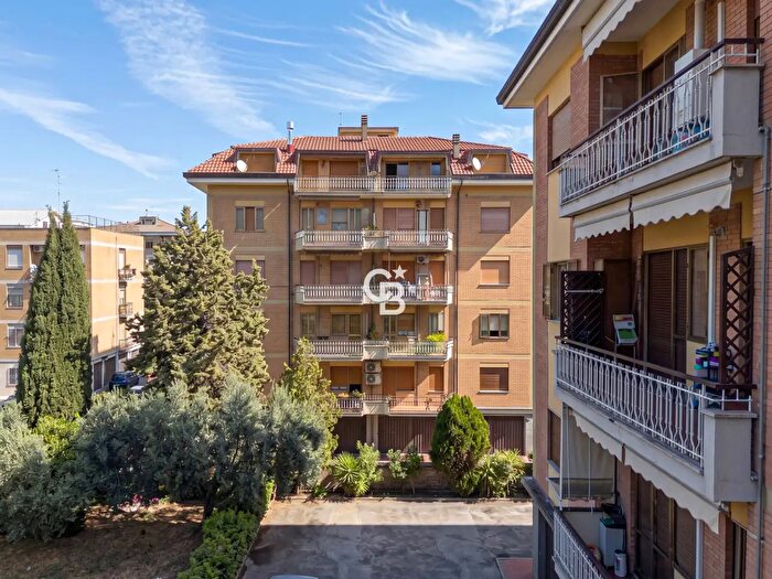 Appartamento trilocale in vendita in Via Nino Bixio, Viterbo