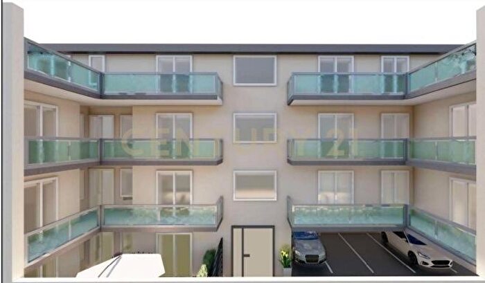 Appartamento trilocale in vendita in Via Re Martino, Catania