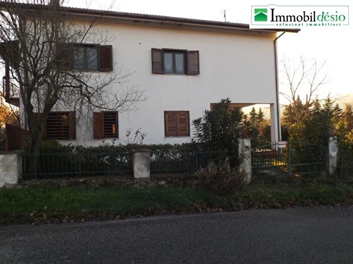 Casa con 6 locali in vendita in Picerno