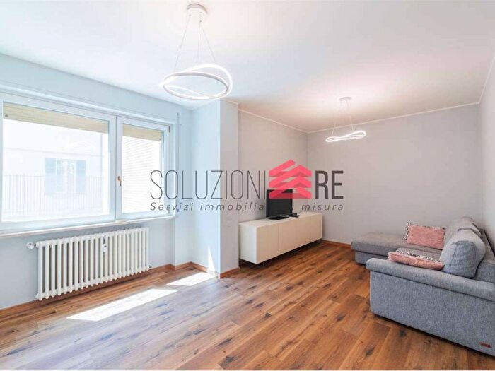 Appartamento trilocale in affitto in Via Azario, Centro Stazione, Novara
