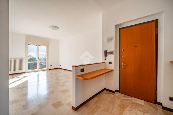 Appartamento quadrilocale in vendita in Via Papa Giovanni XXIII, Dolzago