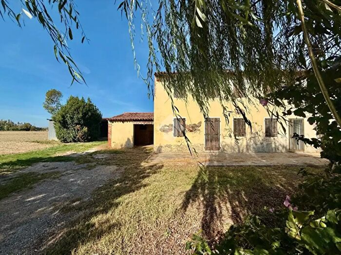 Casa con 7 locali in vendita in Via Ferro Pezzolo, Abano Terme