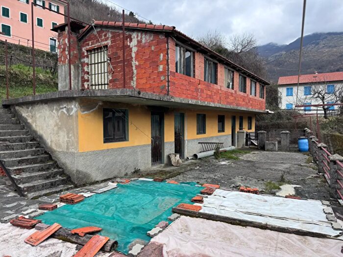 Casa con 6 locali in vendita in Località Sopraloroce, Borzonasca