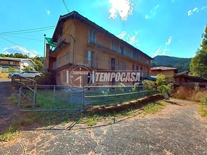 Casa con 6 locali in vendita in Strada Provinciale Dir, Traves