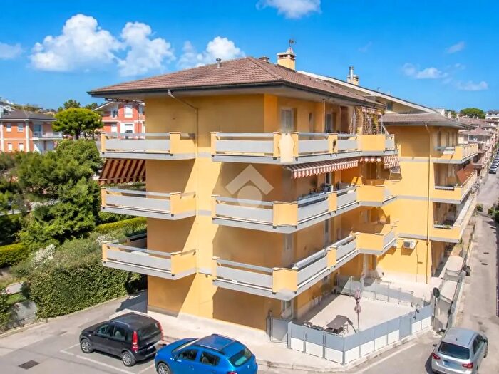 Appartamento quadrilocale in vendita in Via Monte Grappa, Porto San Giorgio