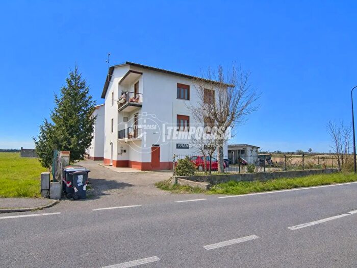 Appartamento quadrilocale in vendita in Strada Vicinale Torre, Novara