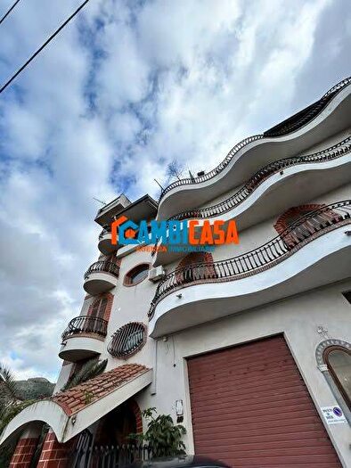 Appartamento quadrilocale in affitto in Via Baghera, Belmonte Chiavelli, Palermo