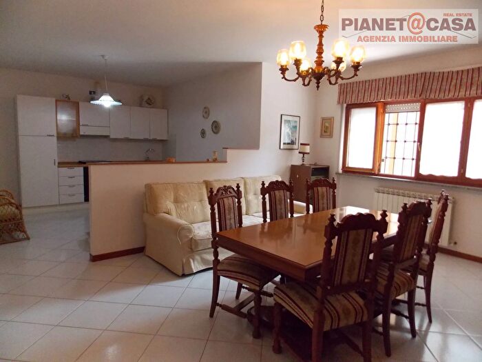 Appartamento quadrilocale in vendita in Via Salaria, Castel Di Lama