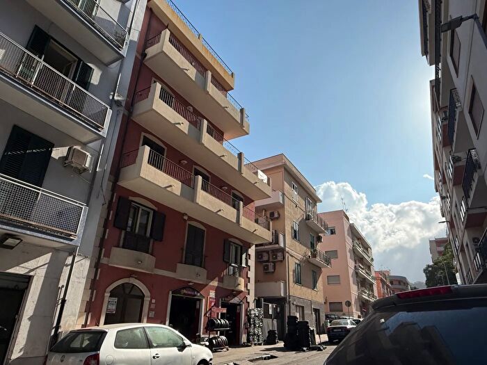 Appartamento bilocale in vendita in Via Santa Marta, Messina