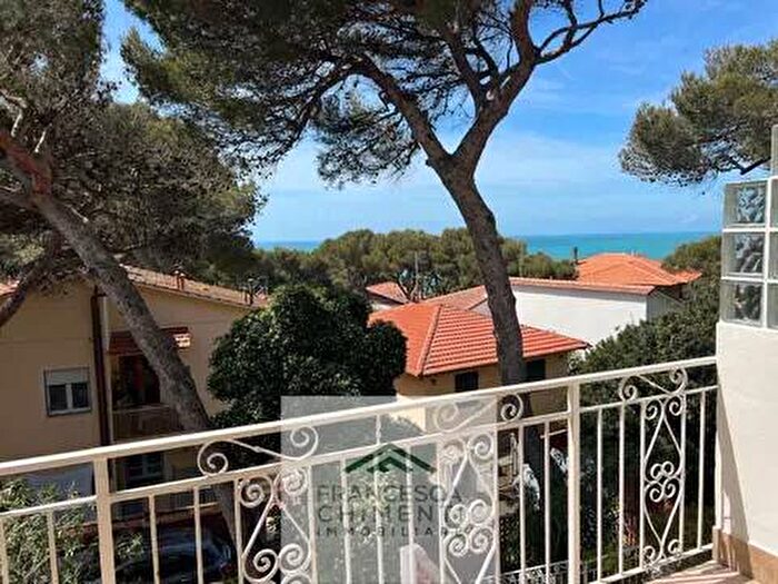 Appartamento quadrilocale in affitto in Via Ugo La Malfa, Castiglioncello, Rosignano Marittimo
