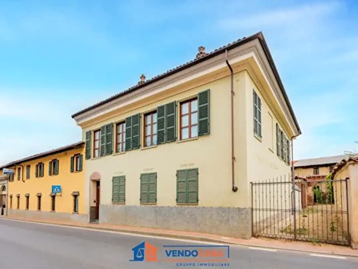 Casa con 6 locali in vendita in Via Martiri, Ceresole Alba