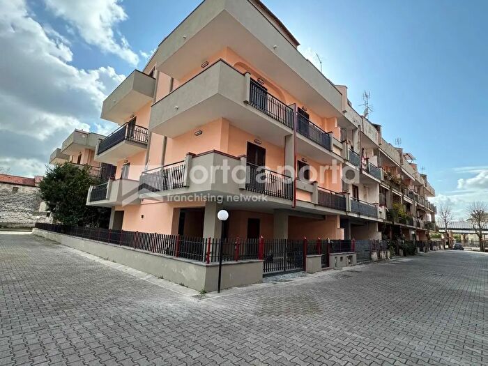 Casa con 6 locali in vendita in Via I Pizzetti, Casapulla