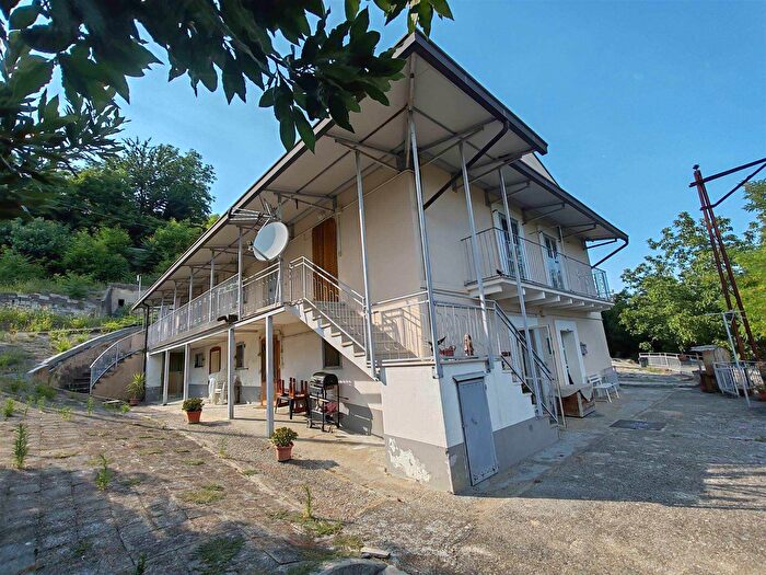 Casa con 12 locali in vendita in Località Fraia, Guardiagrele