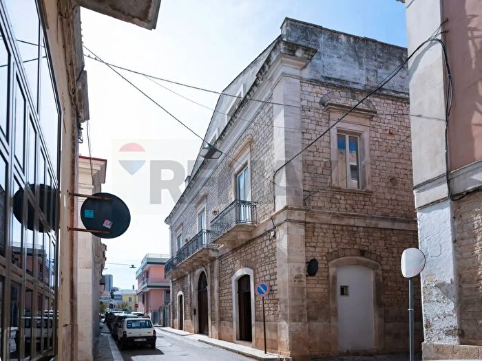 Casa con 7 locali in vendita in Via Vittorio Emanuele, Grumo Appula