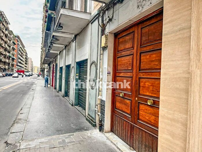 Appartamento con 6 locali in vendita in Via Giacomo Leopardi, Catania
