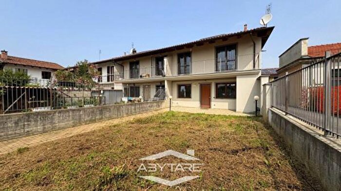 Casa quadrilocale in vendita in Via Ferdinando Salotto a, Carignano