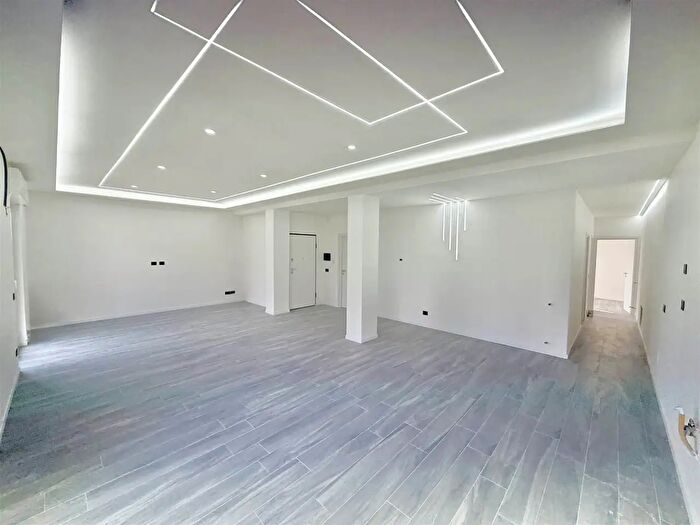 Appartamento quadrilocale in vendita in Via Regina Elena, Belpasso