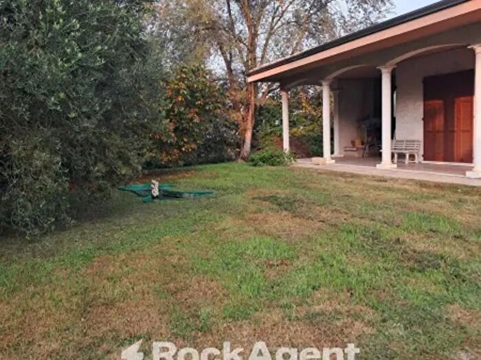 Casa con 6 locali in vendita in Via Colonna Marina, Pegognaga