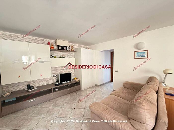 Casa trilocale in affitto in Viale Alcide De Gasperi, Lascari